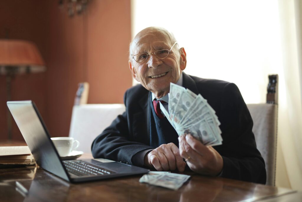 pexels-olly-3823487-1024x683 Como Ganhar Dinheiro na Internet em 2025: Guia Prático